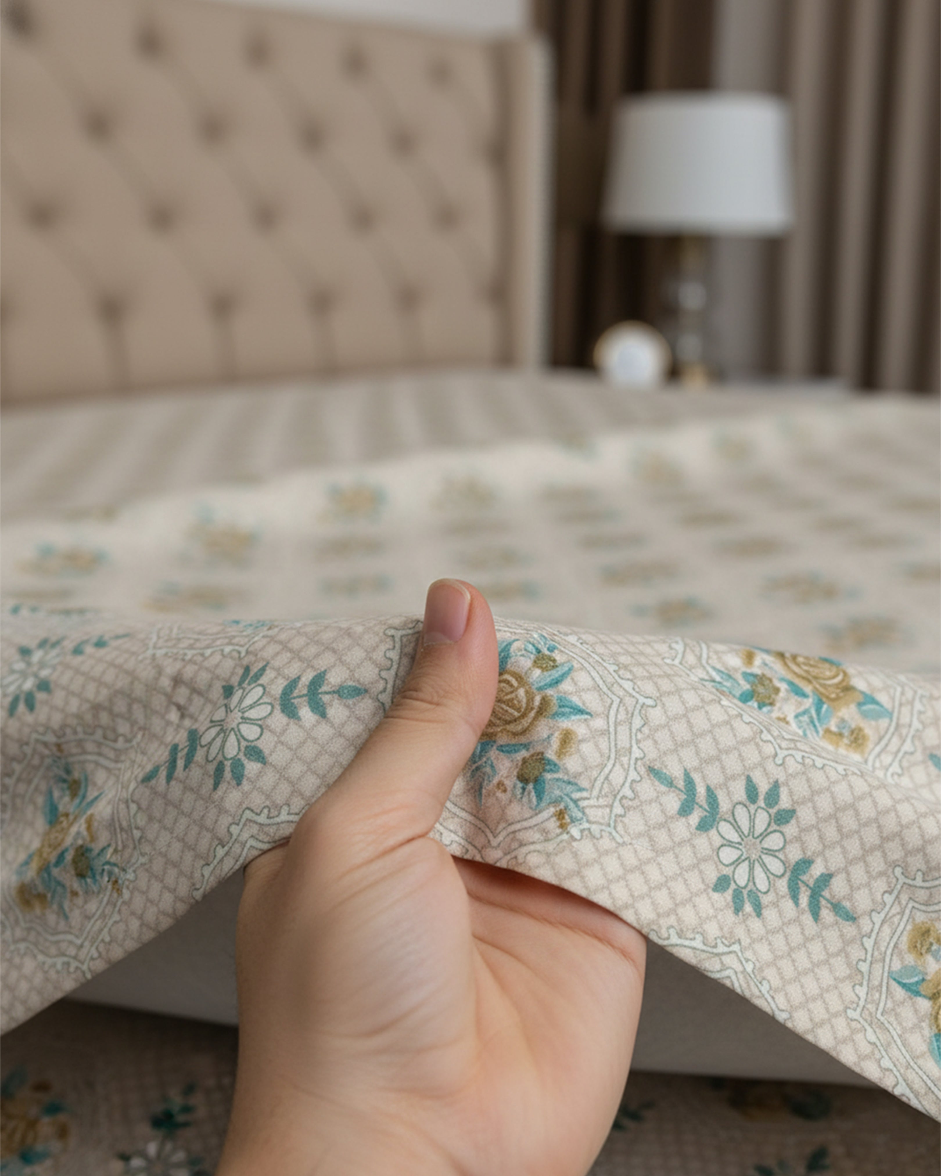 Vintage Cream Floral Cotton Double Bed Sheet with 2 Pillow Covers – Classic Rose Medallion Collection